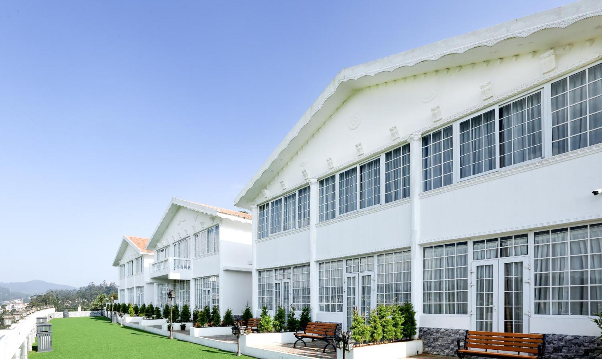 Treebo Skydale Inn & Suites With Mountain View Ooty Buitenkant foto