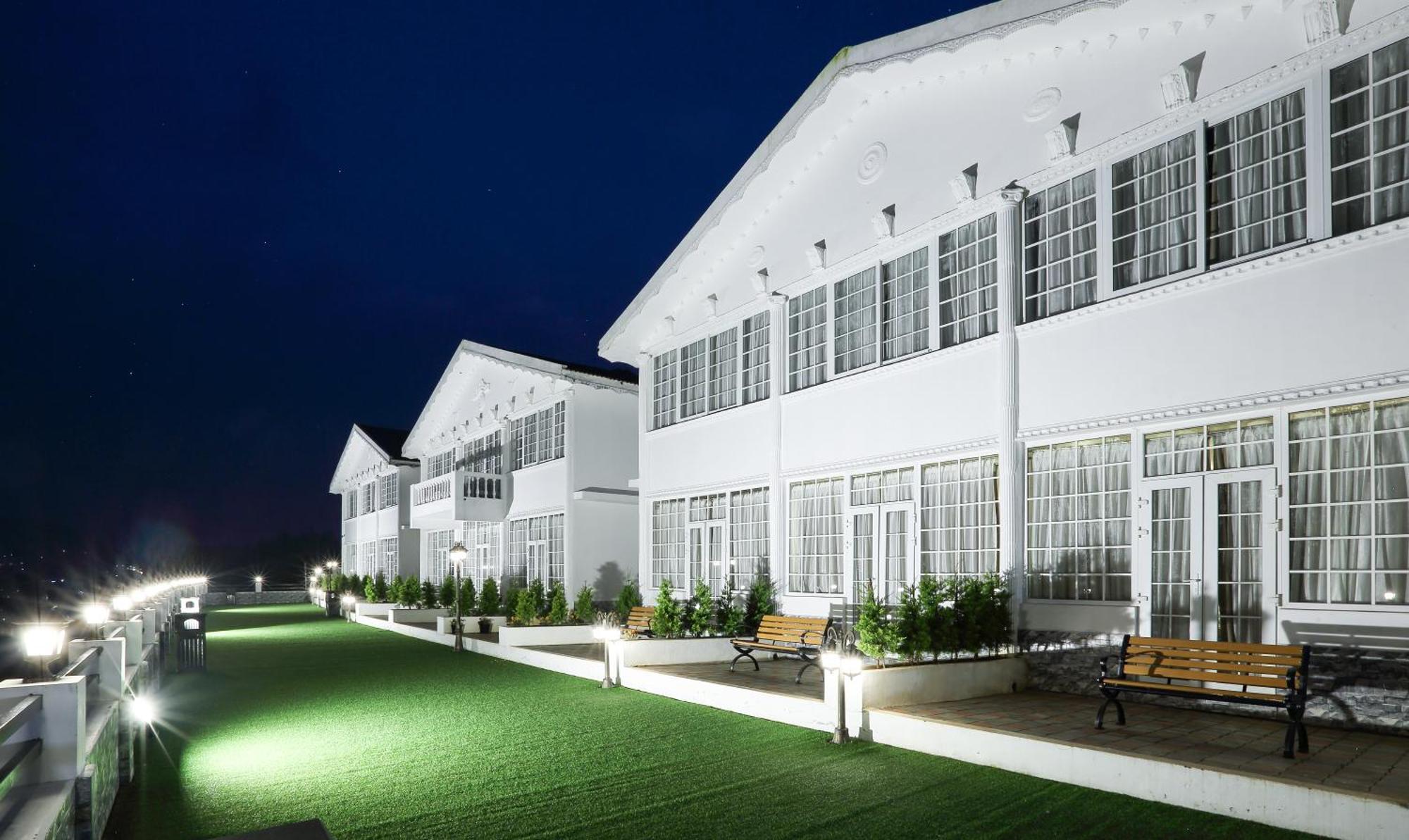 Treebo Skydale Inn & Suites With Mountain View Ooty Buitenkant foto