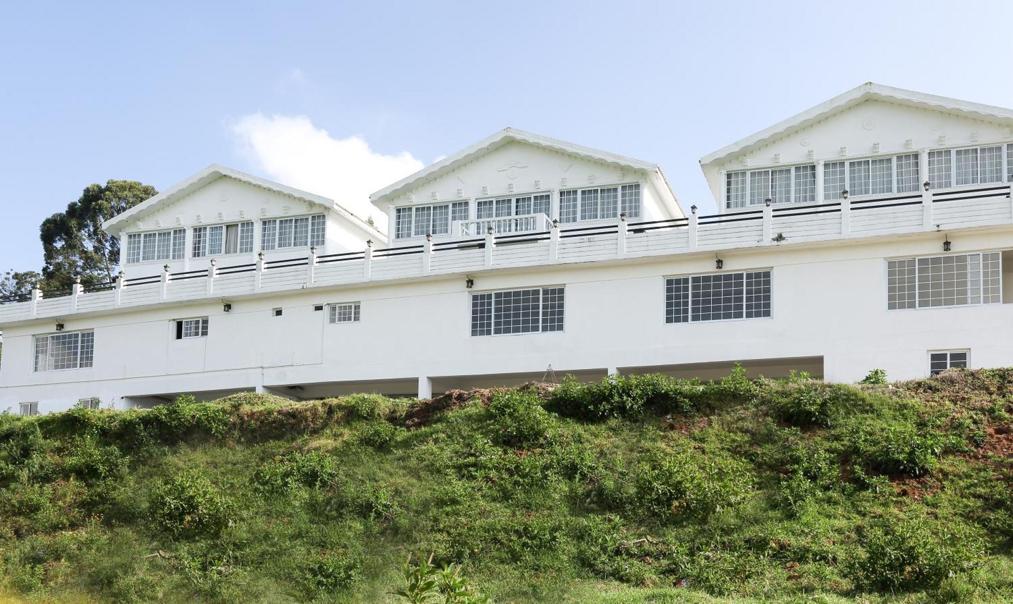 Treebo Skydale Inn & Suites With Mountain View Ooty Buitenkant foto