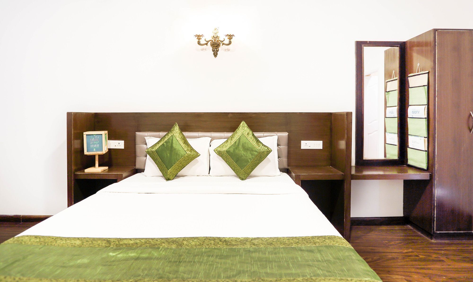 Treebo Skydale Inn & Suites With Mountain View Ooty Buitenkant foto